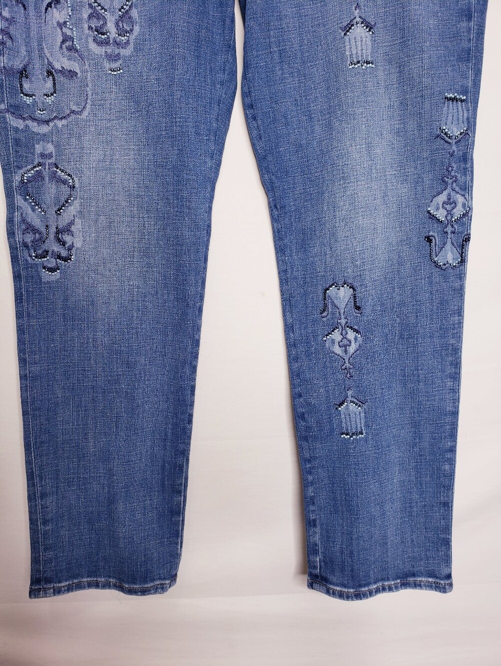 Chico's Beaded So Slimming Girlfriend Slim Leg Ankle Jeans Women's Size 12 - Picture 3 of 12